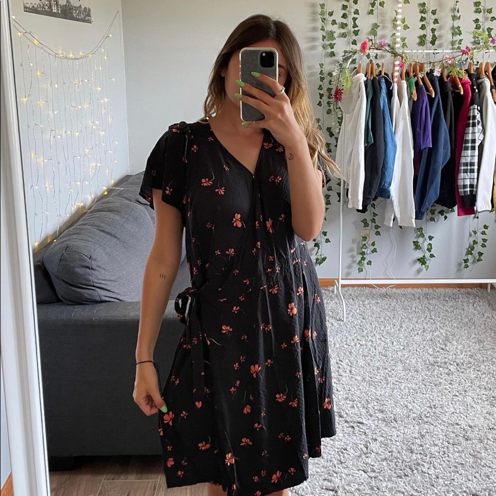 Dress - Picture 2 of 6